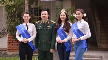 Xạ thủ Hoàng Xuân Vinh dự sự kiện cùng Top 3 nữ hoàng đá quý Việt Nam