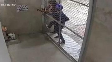 Trộm gặp phải ổ khóa 'cứng', đành 'bó tay' rút lui