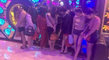 Tiệc sinh nhật bằng ma túy trong quán hát