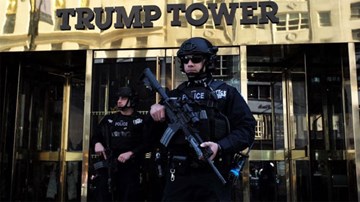 Nghi có bom, sơ tán người khấn cấp tại tòa nhà của Tổng thống Trump