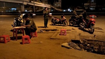 Hỗn chiến trong đêm, nam thanh niên nằm gục bên vũng máu