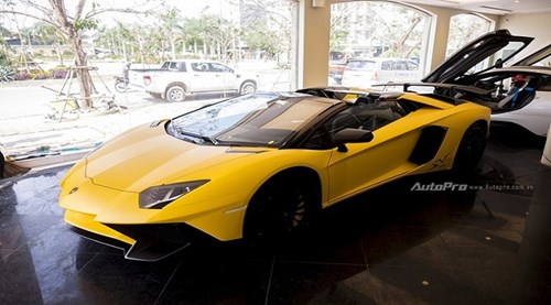 Chiêm ngưỡng Aventador SV mui trần duy nhất giá 39 tỷ tại Việt Nam