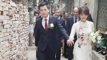 MC 'Hãy chọn giá đúng' kết hôn cùng cô bạn gái 9x