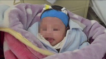 Trung Quốc: Bố mẹ bán con lấy tiền mua mèo gây phẫn nộ