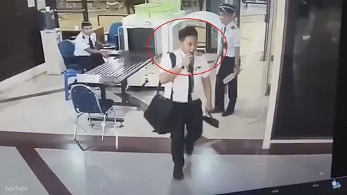 Indonesia: Phi công say rượu lảo đảo vẫn cố lái máy bay