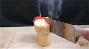 Sức mạnh kinh ngạc của lưỡi dao khi được nung nóng 1.000 độ