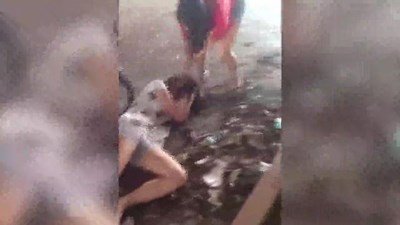 Hai nữ sinh lớp 9 rủ nhau đi 