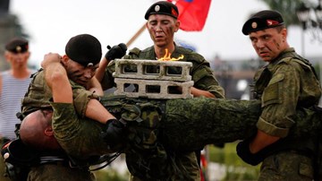 Binh sĩ Nga phô diễn sức mạnh chiến đấu tại Philippines