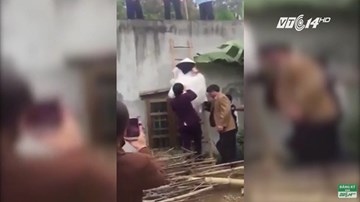Trót có bầu, cô dâu phải... leo thang, trèo vào nhà chồng trong ngày cưới