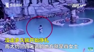 Bé 4 tuổi chết trong hồ bơi vì mẹ mải dùng điện thoại