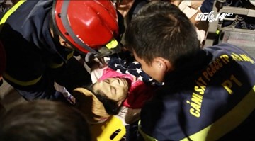 Hà Nội: Bà bầu sinh non trên tầng 4 phải gọi xe thang chữa cháy giải cứu