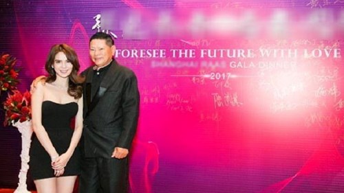 Hoàng Kiều ra mắt Ngọc Trinh hoành tráng tại Thượng Hải như thế này....