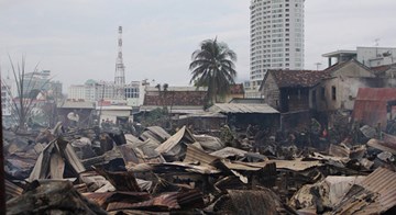 Khung cảnh hoang tàn sau vụ cháy 74 ngôi nhà ở Nha Trang