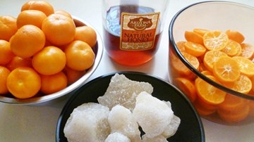 Mẹo trị ho cực nhạy với quất xanh chưng đường phèn