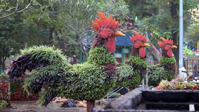 Chiêm ngưỡng 12 con giáp khổng lồ bằng cây xanh ở Hà Nội
