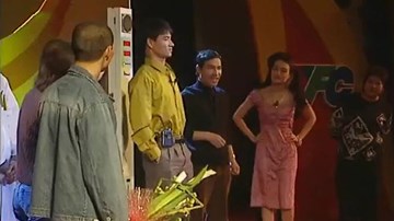 Xuân Bắc bị chê chân cong, Vân Dung 