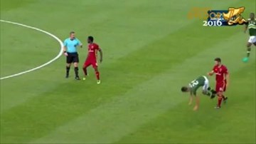 Top 10 pha ăn vạ kinh điển nhất làng bóng đá 2016