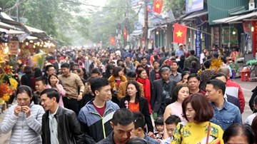 Hà Nội: Biển người chen chân đi lễ đầu năm