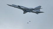 Máy bay ném bom tầm xa Nga không kích tan tành trung tâm chỉ huy IS