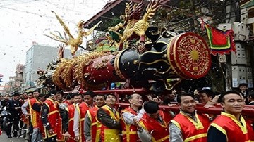 Hàng nghìn người rước cặp pháo khổng lồ tại Đồng Kỵ
