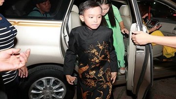 Hồ Văn Cường nhí nhảnh chúc Tết độc giả