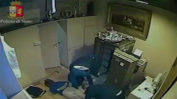 Vụ tấn công tiệm kim hoàn ở Ý táo bạo như phim hành động