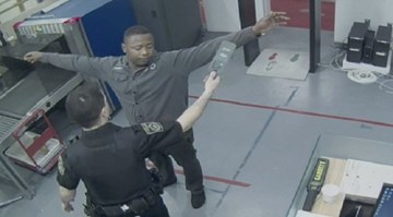 Ăn trộm bằng cách... nuốt vàng vào bụng