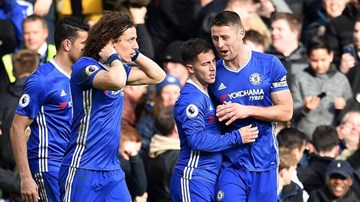 Nhấn chìm Arsenal, Chelsea hát vang khúc độc hành