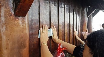 Thi nhau dùng tiền mài nhẵn chùa Đồng Yên Tử