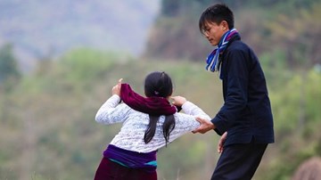 Tục kéo vợ nhằm hóa giải việc thách cưới cao