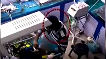 Bé 3 tuổi bị nhân viên bệnh viện bẻ gãy chân gây phẫn nộ