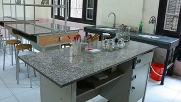 Vụ nổ ở phòng thí nghiệm và văn hóa xin lỗi nơi học đường
