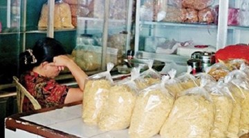 Giật mình với 