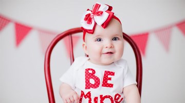 Ngày Valentine, bé con kể bạn nghe chuyện tình yêu siêu dễ thương, dễ hiểu