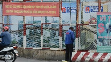 Hà Nội: Trinh sát hóa trang, ghi hình 'quý ông' tiểu bậy