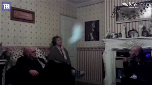 Thấy đồ tự dịch chuyển, đặt camera giám sát và bắt gặp bóng trắng bí ẩn