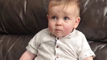 Sinh lúc đang hôn mê, bà mẹ cương quyết không nhận con