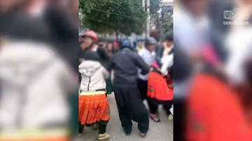 Bắt vợ 'tụt cả váy' ở Sơn La: Cô gái gào khóc, tìm cách trốn trong vô vọng