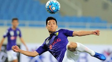 Văn Quyết ghi bàn như cách Ibra lập công