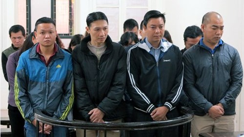 16 nhân viên gian lận xăng dầu, móc túi khách hơn 1,5 tỷ đồng