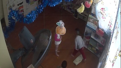 Nghi án cô giáo mầm non dội nước vào đầu trẻ: Bãi nhiệm vai trò hiệu phó