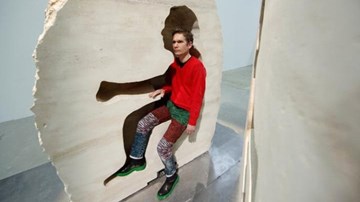 Sống trong tảng đá 1 tuần để thử thách bản thân