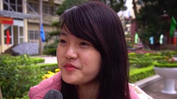 Cách đối phó của con gái Việt và Tây khi bị sàm sỡ giữa phố
