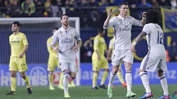 Ronaldo ăn phạt đền, trọng tài trả ngôi đầu cho Real