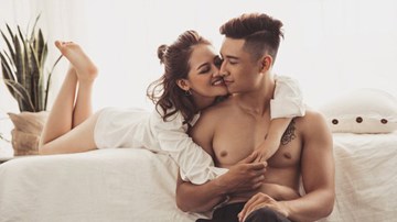 Phản ứng của bạn trai trước cảnh nóng của diễn viên Thùy Anh