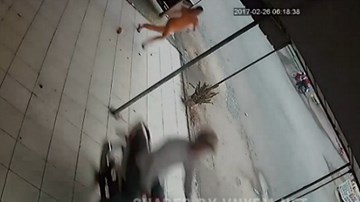 Manh động xông vào tận nhà dân cướp xe máy