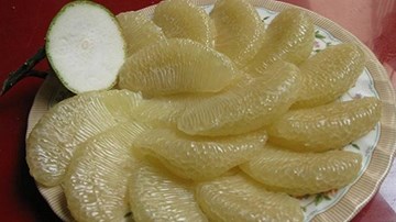 Mẹo bóc bưởi múi còn nguyên siêu nhanh