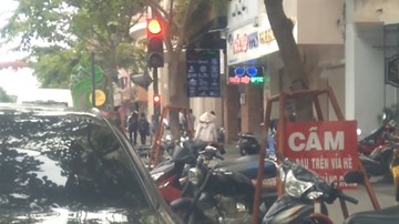 Ai thao túng vỉa hè TPHCM?