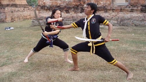 Võ lạ Thái Lan: 2 tay 2 kiếm giao đấu 