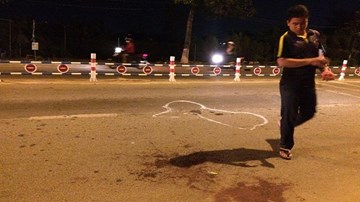 Hơn 40 thanh niên hỗn chiến giữa phố, 2 người bị chém gục